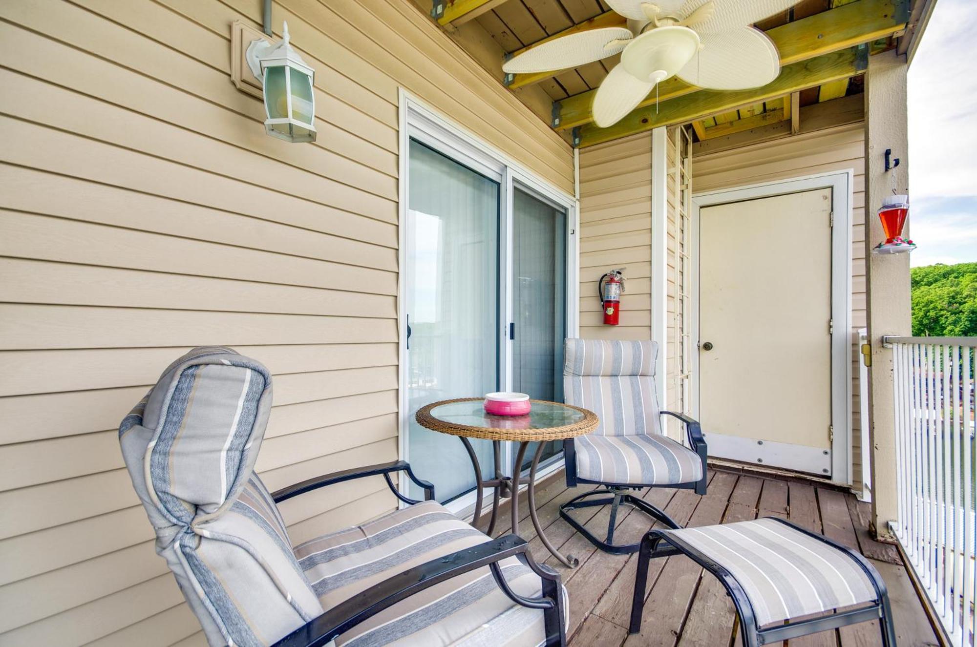 Cozy Lake Ozark Condo Rental With Grill, Pool Access Exterior photo