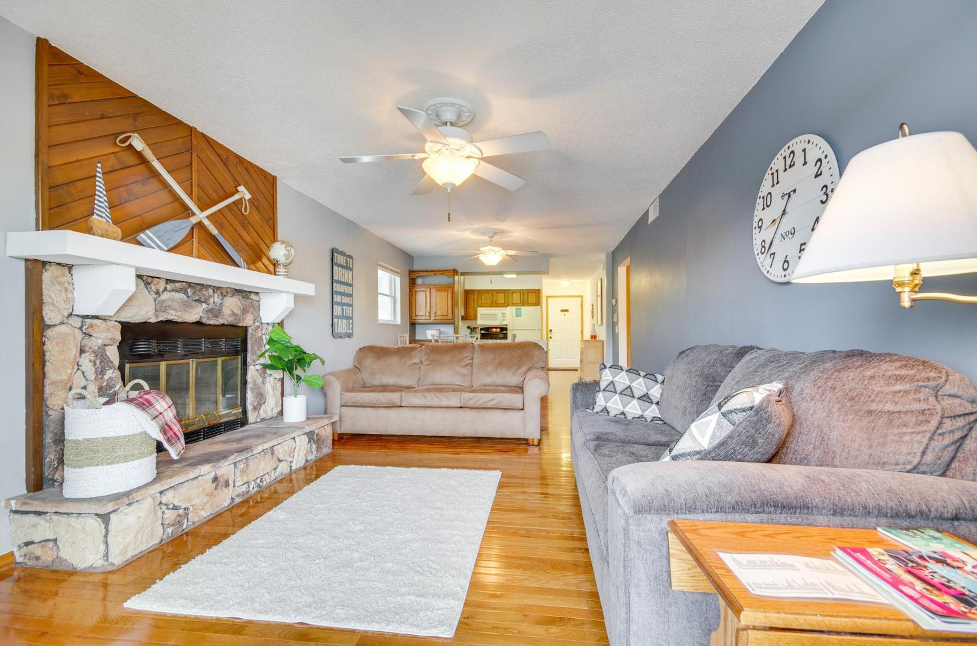 Cozy Lake Ozark Condo Rental With Grill, Pool Access Exterior photo
